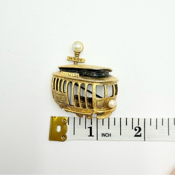 Vintage Tortolani Domed Hyde & Market street Trolley Brooch in Gold - Picture 8 of 8